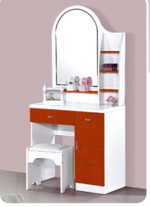 ban-trang-diem-R836