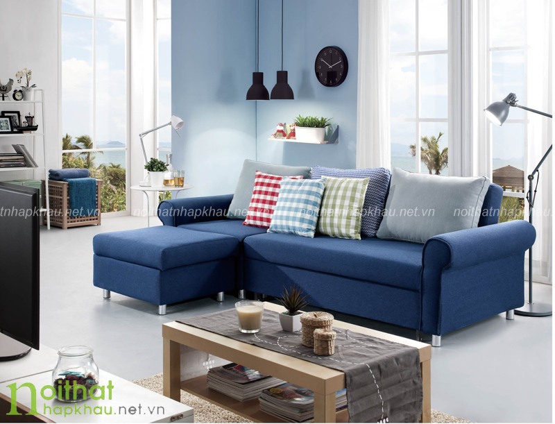 Ghé sofa phòng khách cần được bài trí hài hòa về phong cách, màu sắc và kích thước so với tổng thể căn phòng