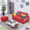 Sofa giường thông minh màu đỏ ấm áp và trẻ trung trong không gian gia đình